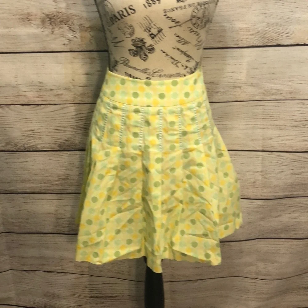 J McLaughlin Skirt Pleats Ribbon Detail  Size 10 Yellow Polka Dots